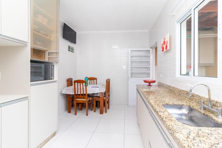 Casa para alugar com 250m², 3 quartos e 3 vagas Casa para alugar com 250m², 3 quartos e 3 vagasCozinha
