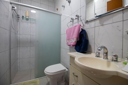 Casa à venda com 106m², 2 quartos e 1 vaga Casa à venda com 106m², 2 quartos e 1 vagaBanheiro