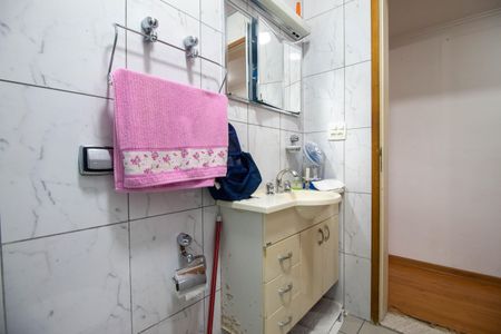 Casa à venda com 106m², 2 quartos e 1 vaga Casa à venda com 106m², 2 quartos e 1 vagaBanheiro