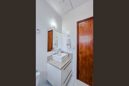 Casa à venda com 187m², 5 quartos e 3 vagasBanheiro