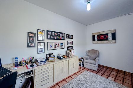 Casa à venda com 187m², 5 quartos e 3 vagasEscritório