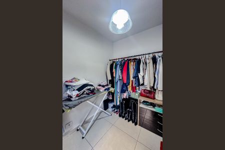 Casa à venda com 187m², 5 quartos e 3 vagasQuarto de Serviço