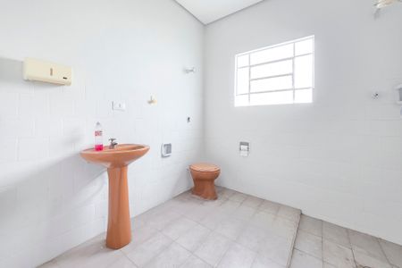 Casa para alugar com 138m², 3 quartos e 3 vagasBanheiro