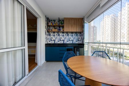 Apartamento à venda com 80m², 3 quartos e 1 vaga Apartamento à venda com 80m², 3 quartos e 1 vagaSala - Varanda