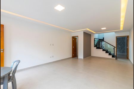 Casa à venda com 168m², 3 quartos e 4 vagasSala