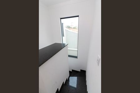 Casa à venda com 168m², 3 quartos e 4 vagasCorredor dos Quartos - Escada