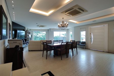 Casa de condomínio à venda com 441m², 3 quartos e 2 vagasSala