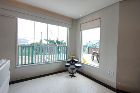 Casa de condomínio à venda com 441m², 3 quartos e 2 vagasSala