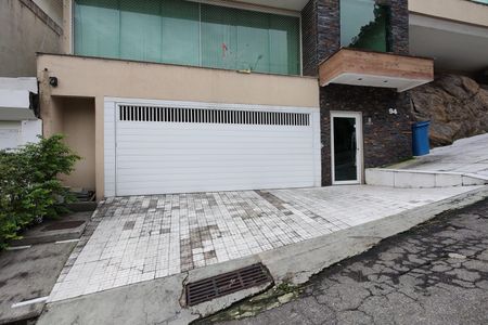 Casa de condomínio à venda com 441m², 3 quartos e 2 vagasFachada