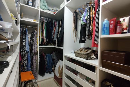 Casa de condomínio à venda com 441m², 3 quartos e 2 vagasCloset da suíte 3