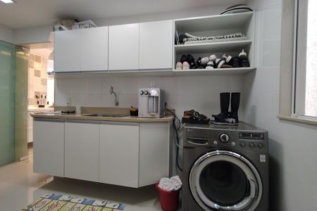 Casa de condomínio à venda com 441m², 3 quartos e 2 vagasÁrea de Serviço