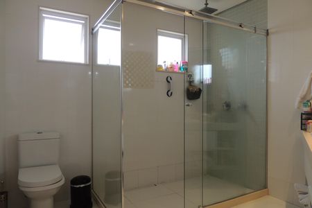 Casa de condomínio à venda com 441m², 3 quartos e 2 vagasBanheiro da Suíte 3