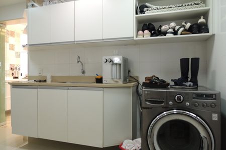 Casa de condomínio à venda com 441m², 3 quartos e 2 vagasÁrea de Serviço