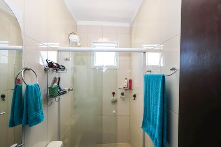 Casa à venda com 280m², 3 quartos e 5 vagasBanheiro da Suíte 1