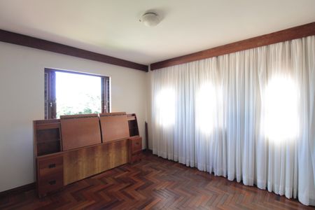 Casa à venda com 830m², 4 quartos e 4 vagasSuite