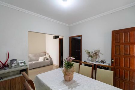 Casa à venda com 300m², 3 quartos e 3 vagasSala