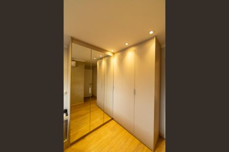 Apartamento à venda com 87m², 3 quartos e 2 vagas Apartamento à venda com 87m², 3 quartos e 2 vagasSuíte