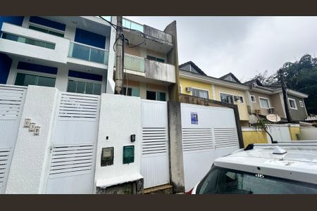 Casa de condomínio à venda com 260m², 3 quartos e 2 vagasPlaquinha