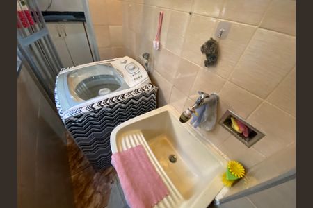 Apartamento à venda com 59m², 3 quartos e 1 vagaÁrea de Serviço