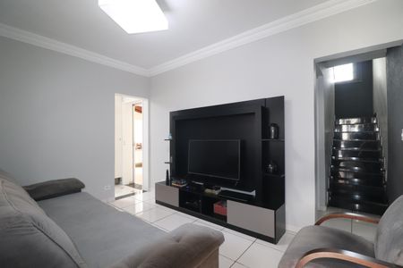 Casa à venda com 172m², 2 quartos e 4 vagasSala