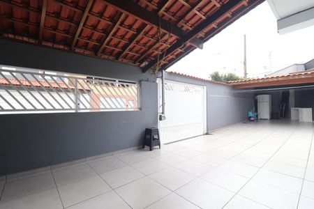 Casa à venda com 172m², 2 quartos e 4 vagasGaragem