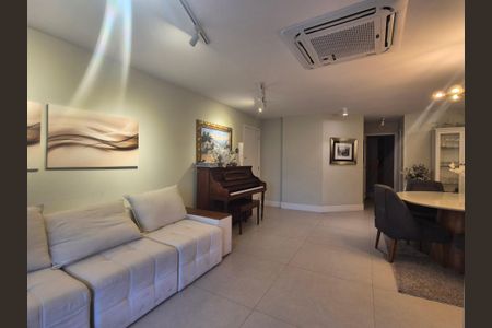 Apartamento à venda com 160m², 4 quartos e 2 vagasSala