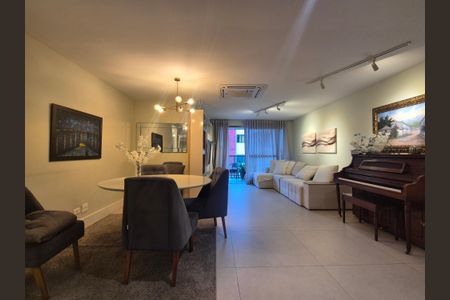 Apartamento à venda com 160m², 4 quartos e 2 vagasSala