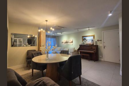 Apartamento à venda com 160m², 4 quartos e 2 vagasSala