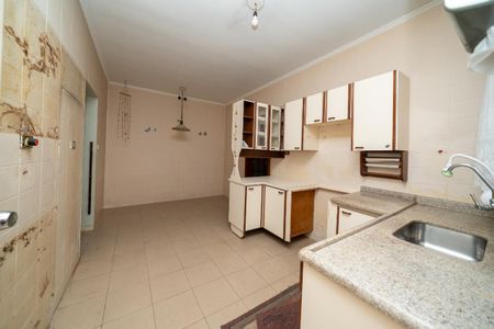 Casa para alugar com 215m², 3 quartos e 3 vagasCozinha