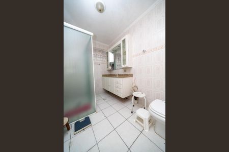 Casa para alugar com 215m², 3 quartos e 3 vagasBanheiro 1