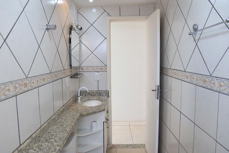 Apartamento para alugar com 60m², 2 quartos e sem vagaBanheiro