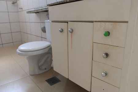 Apartamento para alugar com 60m², 2 quartos e sem vagaBanheiro