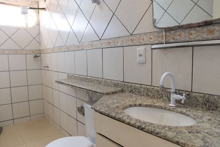 Apartamento para alugar com 60m², 2 quartos e sem vagaBanheiro