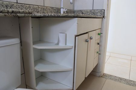 Apartamento para alugar com 60m², 2 quartos e sem vagaBanheiro