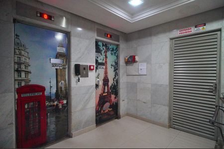 Apartamento à venda com 93m², 2 quartos e sem vagaÁrea comum