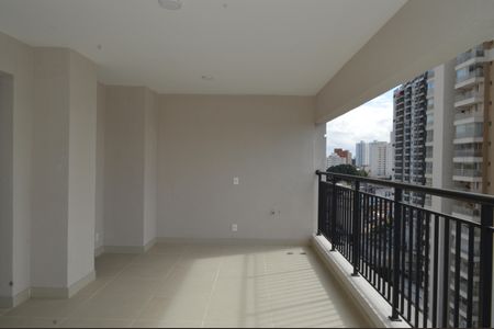 Apartamento para alugar com 127m², 3 quartos e 2 vagasVaranda