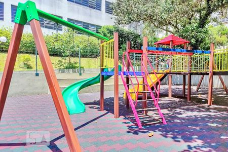 Apartamento à venda com 120m², 3 quartos e 1 vaga Apartamento à venda com 120m², 3 quartos e 1 vagaÁrea comum - Playground