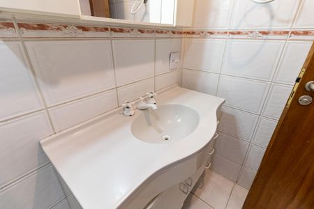 Apartamento à venda com 74m², 2 quartos e sem vaga Apartamento à venda com 74m², 2 quartos e sem vagaBanheiro