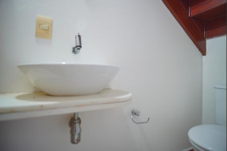 Casa de condomínio à venda com 84m², 3 quartos e 2 vagasLavabo