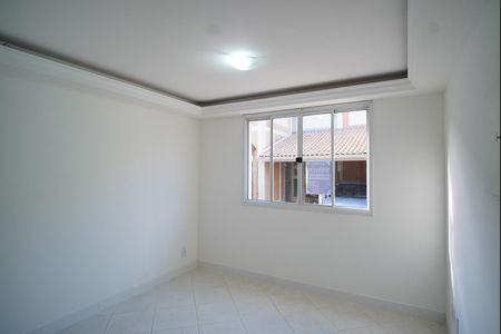 Casa de condomínio à venda com 84m², 3 quartos e 2 vagasSala