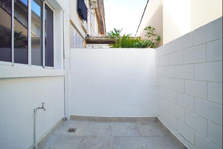 Casa de condomínio à venda com 84m², 3 quartos e 2 vagasQuintal