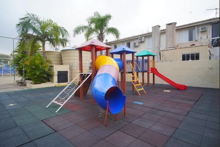 Casa de condomínio à venda com 84m², 3 quartos e 2 vagasÁrea Comum - Playground