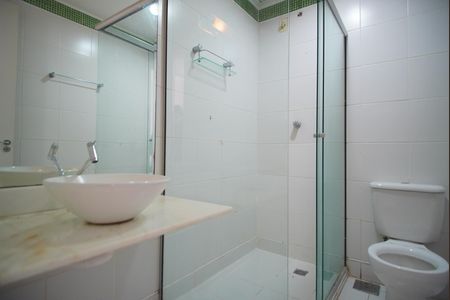 Casa de condomínio à venda com 84m², 3 quartos e 2 vagasBanheiro 