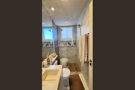 Apartamento à venda com 83m², 2 quartos e 2 vagasBanheiro da Suíte