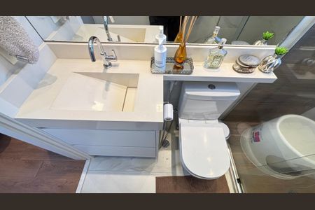 Apartamento à venda com 83m², 2 quartos e 2 vagasBanheiro da Suíte