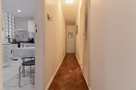 Apartamento à venda com 130m², 3 quartos e sem vagaCorredor
