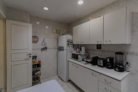 Apartamento à venda com 130m², 3 quartos e sem vagaCozinha