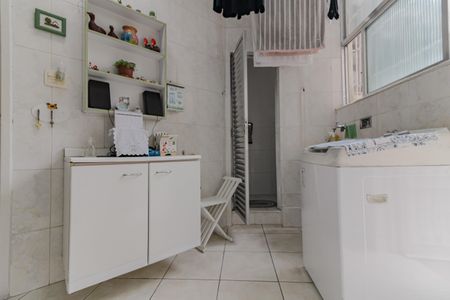 Apartamento à venda com 130m², 3 quartos e sem vagaÁrea de Serviço