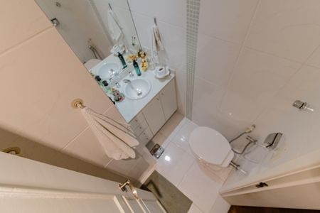 Apartamento à venda com 130m², 3 quartos e sem vagaBanheiro 2