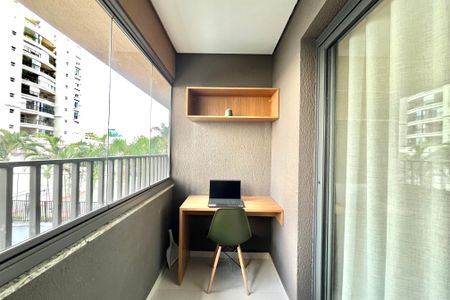 Studio para alugar com 26m², 1 quarto e sem vaga Studio para alugar com 26m², 1 quarto e sem vagaVaranda